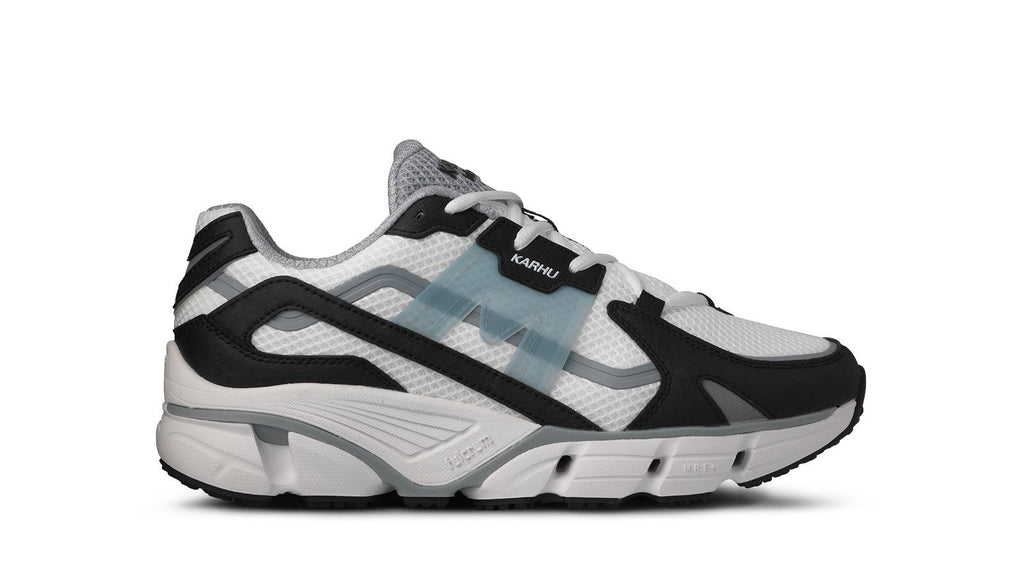 Sterling_Blue_F860010_Lifestyl