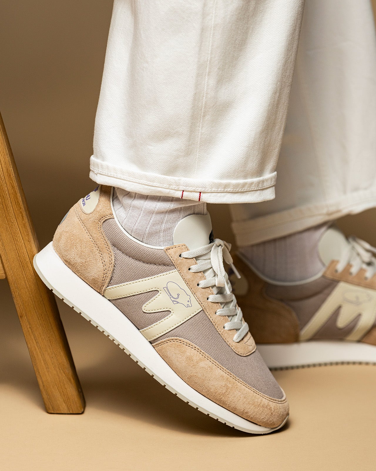 ALBATROSS 82 - HAZELNUT / TURTLEDOVE