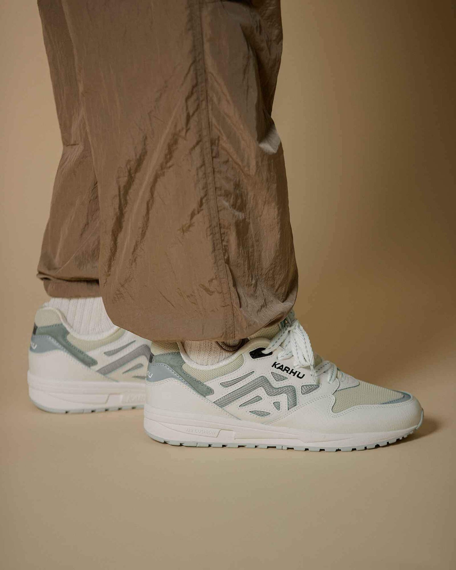 LEGACY 96 - CLOUD DANCER / LIMESTONE