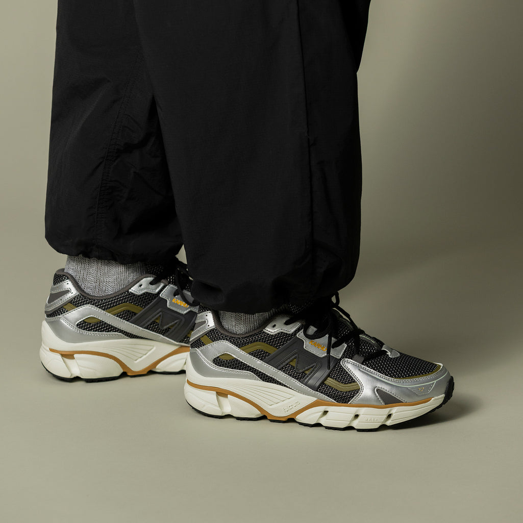 SUPER FULCRUM - SILVER / DARK GULL GRAY