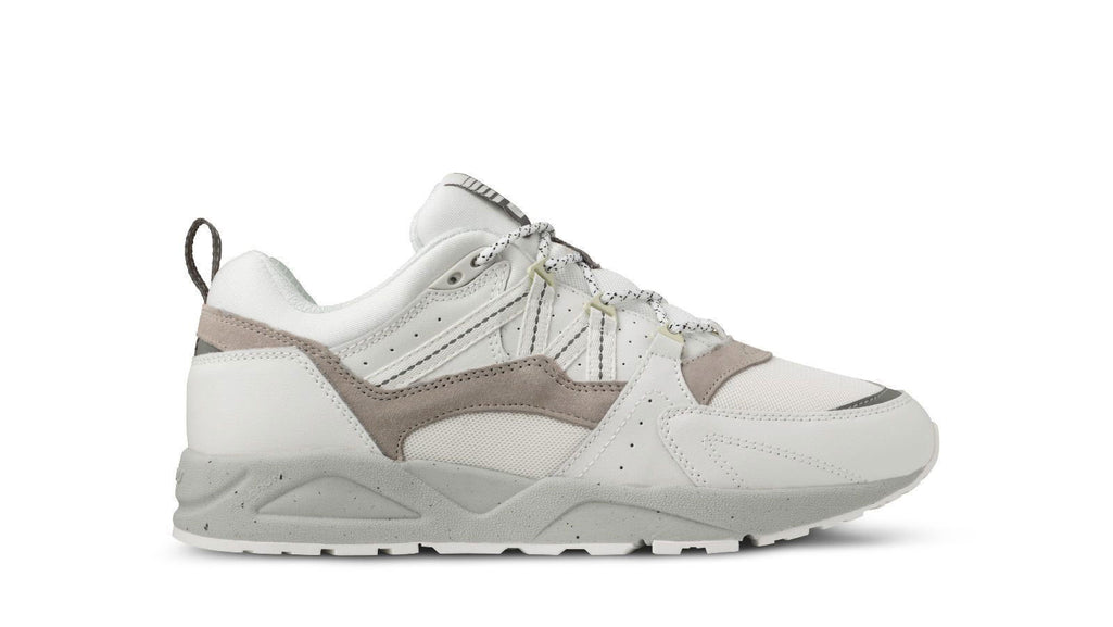 Fusion2.0 Bright White / Foggy Dew front right