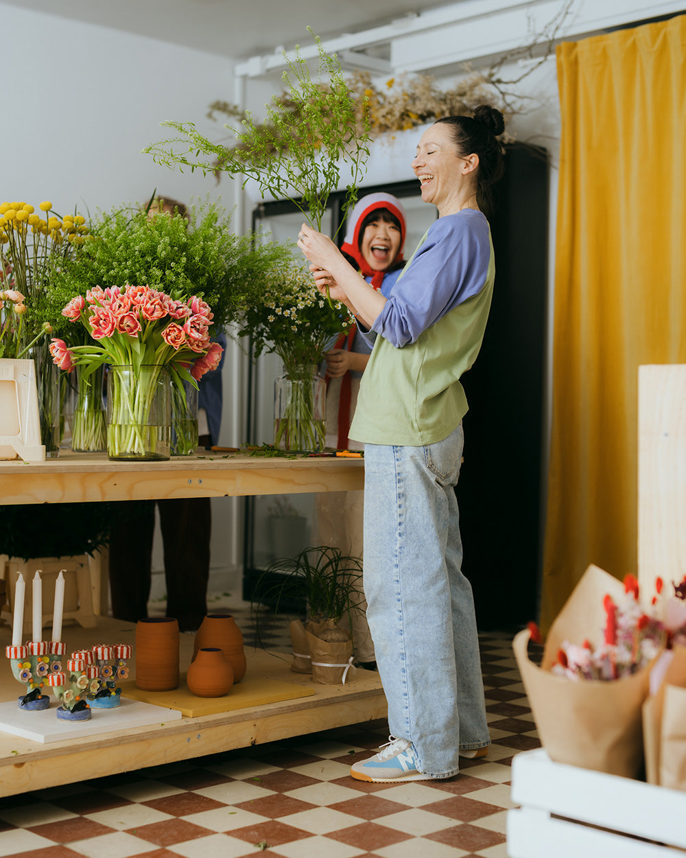 北欧の夏へのオマージュ: <BR> KARHUがフラワーパックを発表