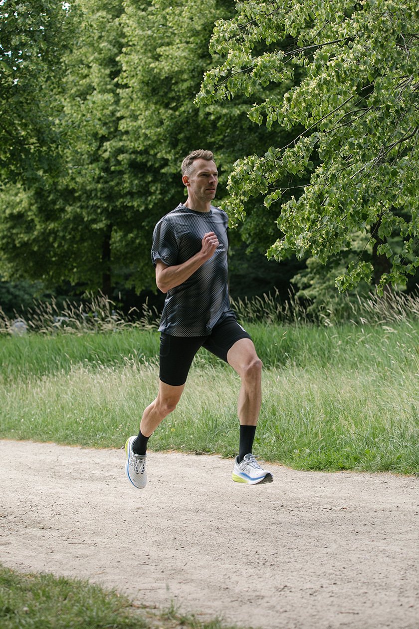 MEN'S MESTARI RUN 1.5 - WHITE / SKYDIVER