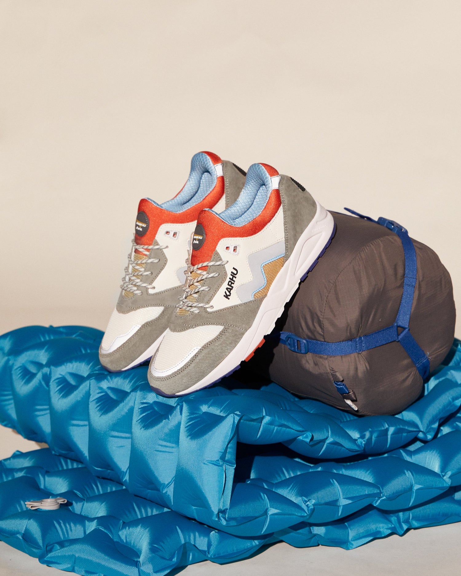 aria 95 abbey stone/ silver – Karhu JP